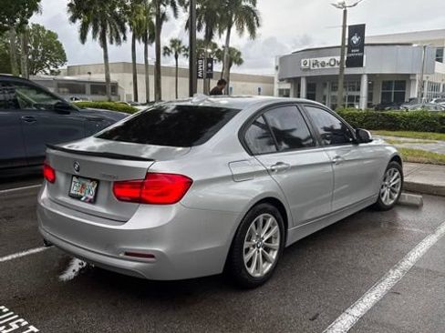 Used 2018 BMW 320i Sedan RWD image 5