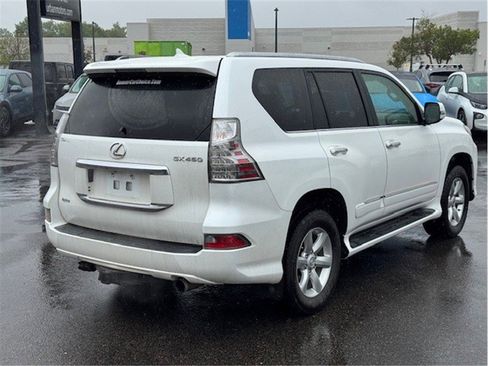 Used 2015 Lexus GX 460 w/ Comfort Package AWD/4WD image 4