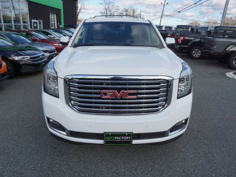 Used 2018 GMC Yukon XL SLT w/ Premium Edition image 4