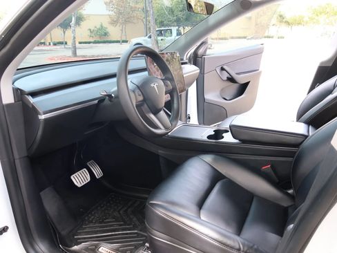 Used 2021 Tesla Model Y Performance AWD/4WD image 14