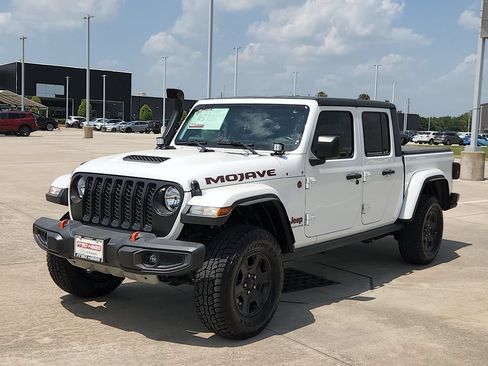 Used 2023 Jeep Gladiator Mojave w/ Cold Weather Group AWD/4WD image 9