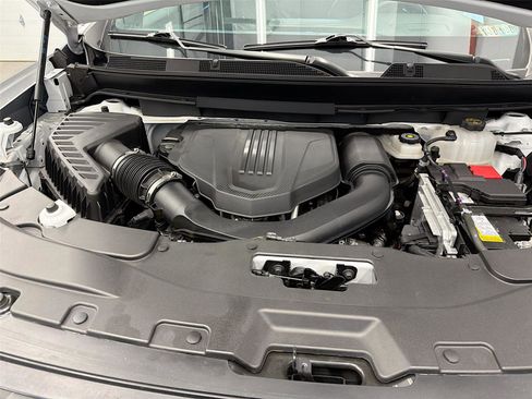 Used 2024 GMC Acadia Elevation image 31