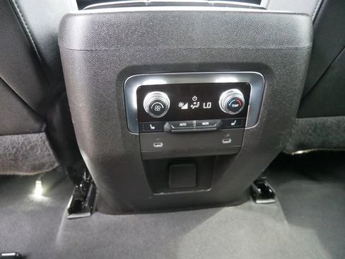 Used 2022 GMC Yukon AT4 image 16