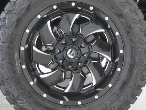 Used 2020 Jeep Wrangler Unlimited Sahara image 27