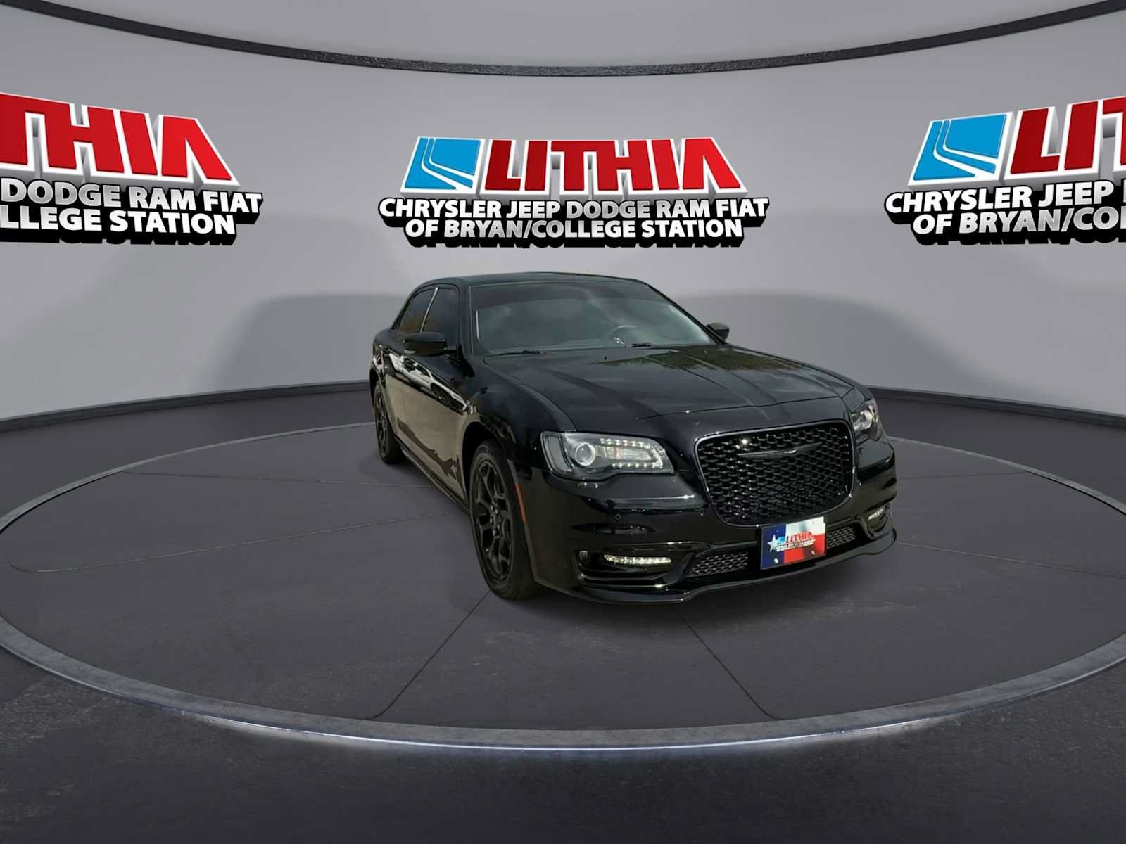 Used 2023 Chrysler 300 Touring L AWD/4WD image 3
