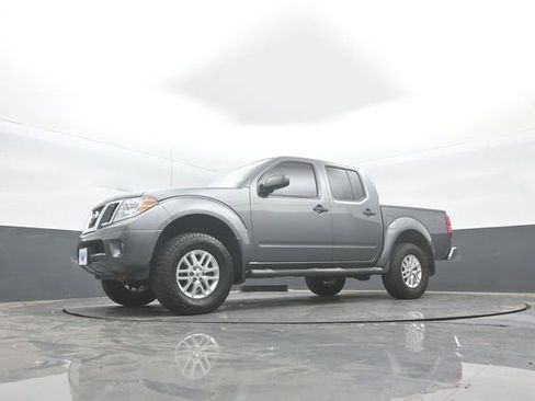 Used 2018 Nissan Frontier SV AWD/4WD image 35