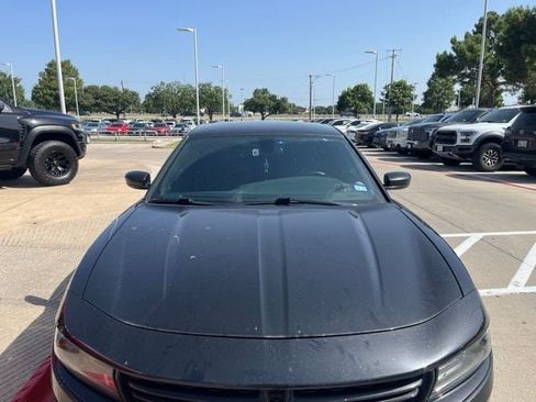 Used 2022 Dodge Charger SXT RWD image 2