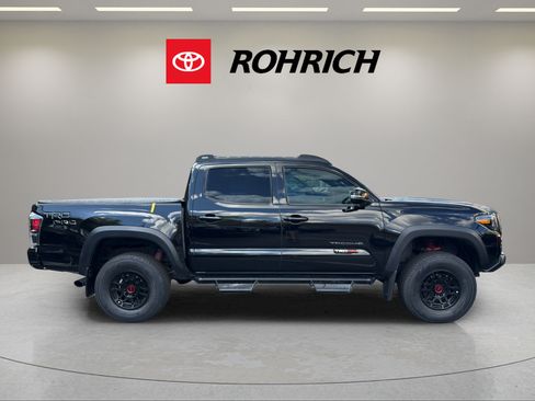 Used 2023 Toyota Tacoma TRD Pro AWD/4WD image 5