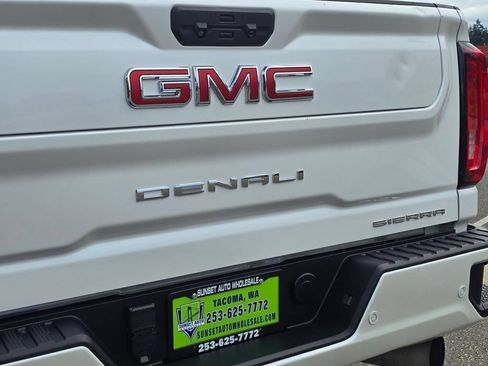 Used 2022 GMC Sierra 3500 Denali w/ Denali Ultimate Package AWD/4WD image 17