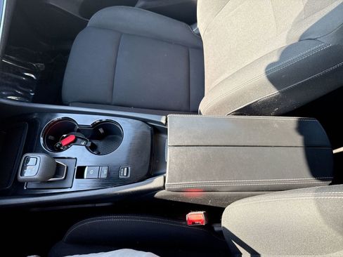 Used 2023 Nissan Rogue S image 21