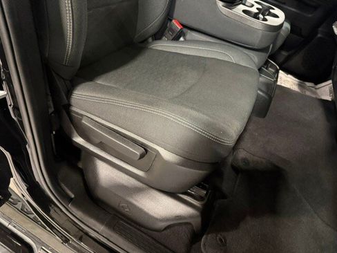 Used 2025 RAM 2500 Big Horn AWD/4WD image 11