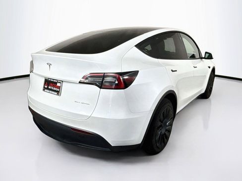 Used 2023 Tesla Model Y Long Range AWD/4WD image 5