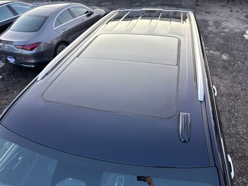 Used 2023 Cadillac Escalade Premium Luxury Platinum image 13