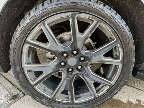 Used 2025 Chevrolet Tahoe LS image 12