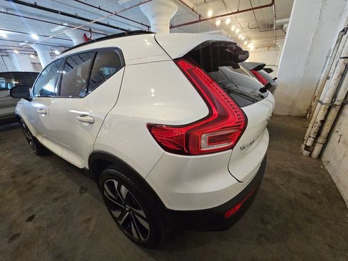 Used 2024 Volvo XC40 B5 Plus w/ Protection Package Premier AWD/4WD image 2
