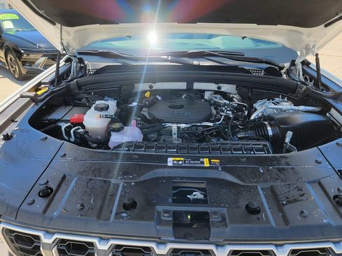 Used 2026 Jeep Grand Cherokee Limited w/ Luxury Tech Group II RWD image 9