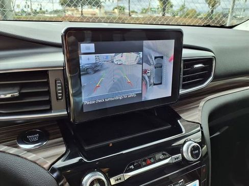 Used 2023 Ford Explorer Limited image 19