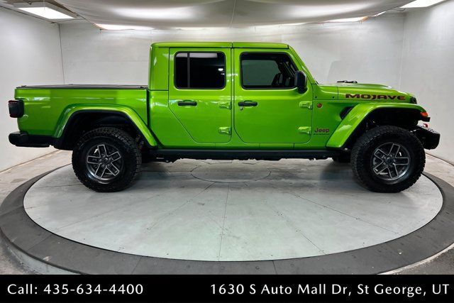Used 2025 Jeep Gladiator Mojave AWD/4WD image 6