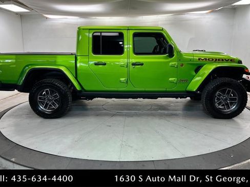 Used 2025 Jeep Gladiator Mojave AWD/4WD image 6