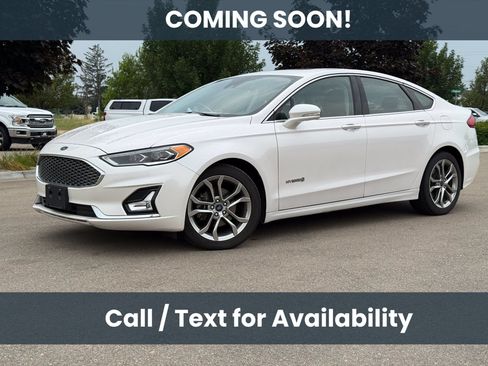 Used 2019 Ford Fusion Titanium FWD image 2