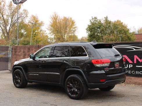 Used 2016 Jeep Grand Cherokee Laredo w/ Quick Order Package 23E AWD/4WD image 3