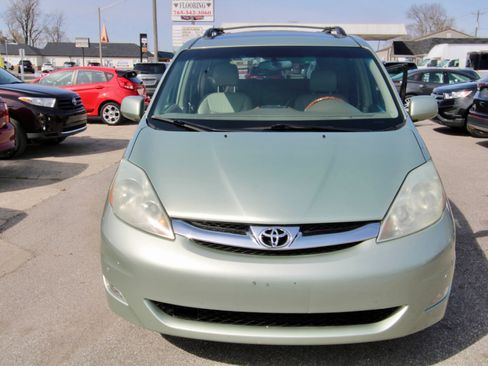 Used 2006 Toyota Sienna XLE image 10