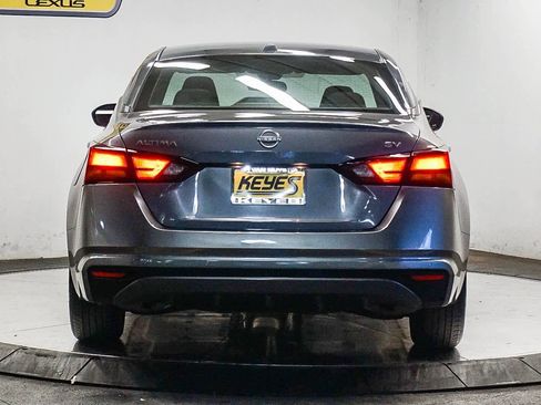 Used 2024 Nissan Altima 2.5 SV image 3