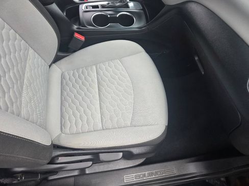 Used 2018 Chevrolet Equinox LT FWD image 26