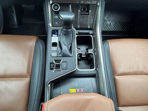 Used 2024 Lexus GX 550 w/ Accessory Package (Z1) AWD/4WD image 11