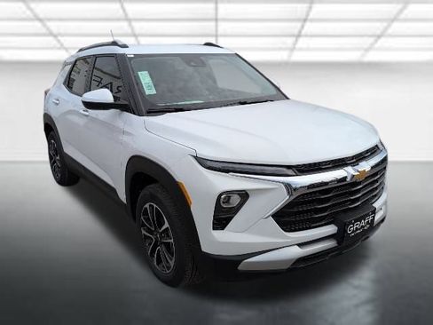 New 2026 Chevrolet TrailBlazer LT FWD image 1