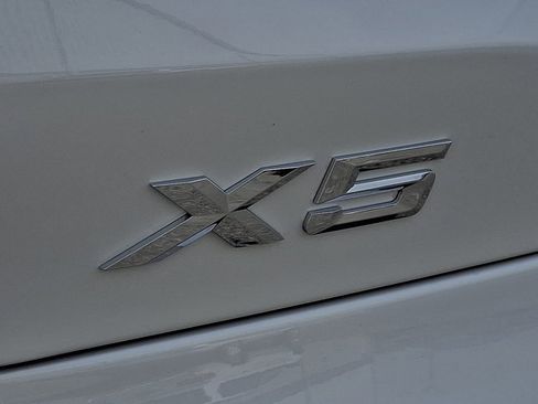 New 2026 BMW X5 xDrive50e image 21