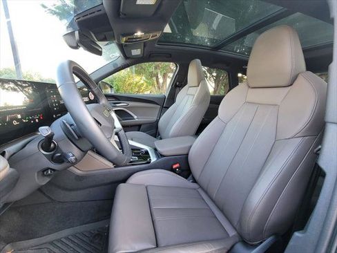 Certified 2025 Audi Q5 Prestige AWD/4WD image 16