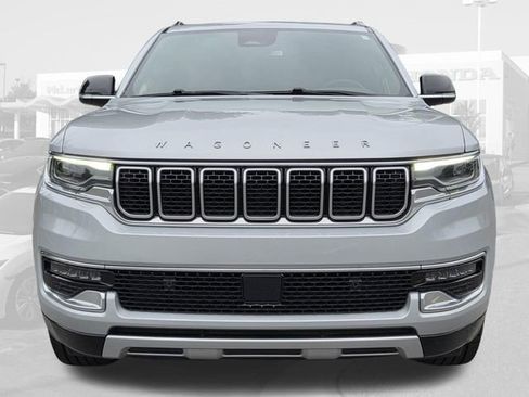 Used 2024 Jeep Wagoneer Series II w/ Flexible Seating Group RWD image 5