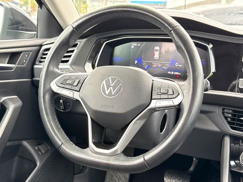Used 2024 Volkswagen Jetta SE FWD image 20