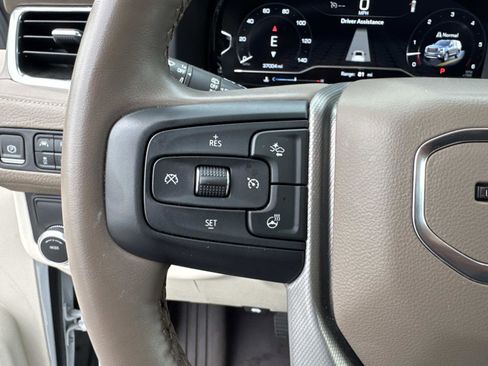 Used 2023 GMC Yukon Denali image 33
