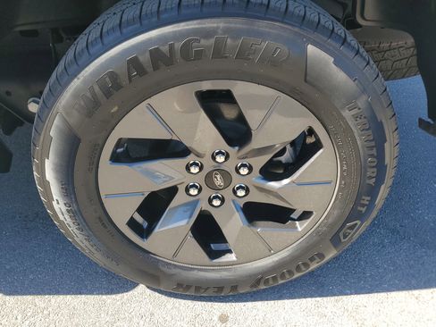 Used 2024 Ford F150 Lightning Flash image 9