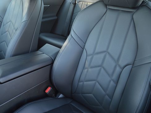 Used 2025 BMW 530i xDrive 530i xDrive w/ Premium Package image 27