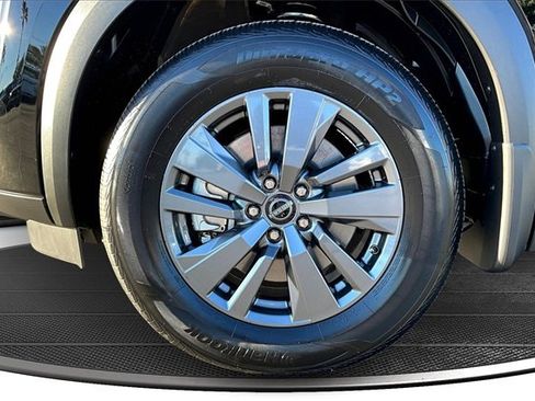 New 2025 Nissan Pathfinder S image 11