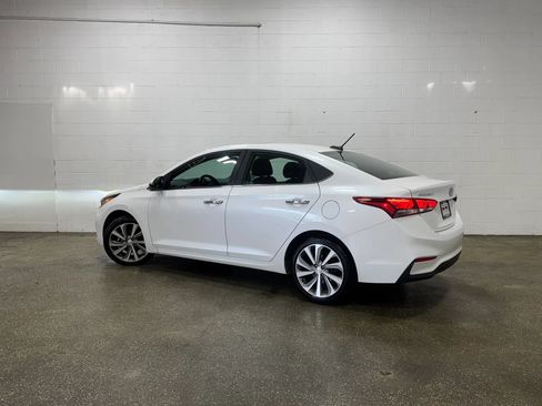 Used 2022 Hyundai Accent Limited FWD image 5
