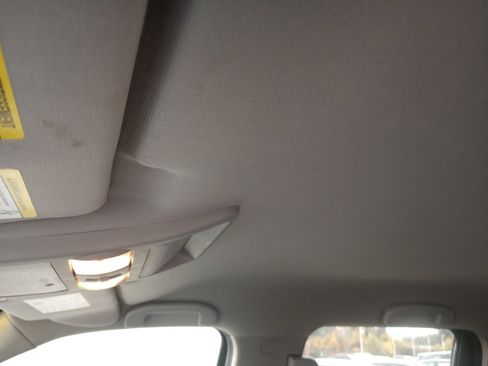 Used 2024 Nissan Frontier SV w/ SV Convenience Package image 21