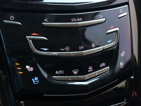 Used 2016 Cadillac Escalade ESV Luxury RWD image 23
