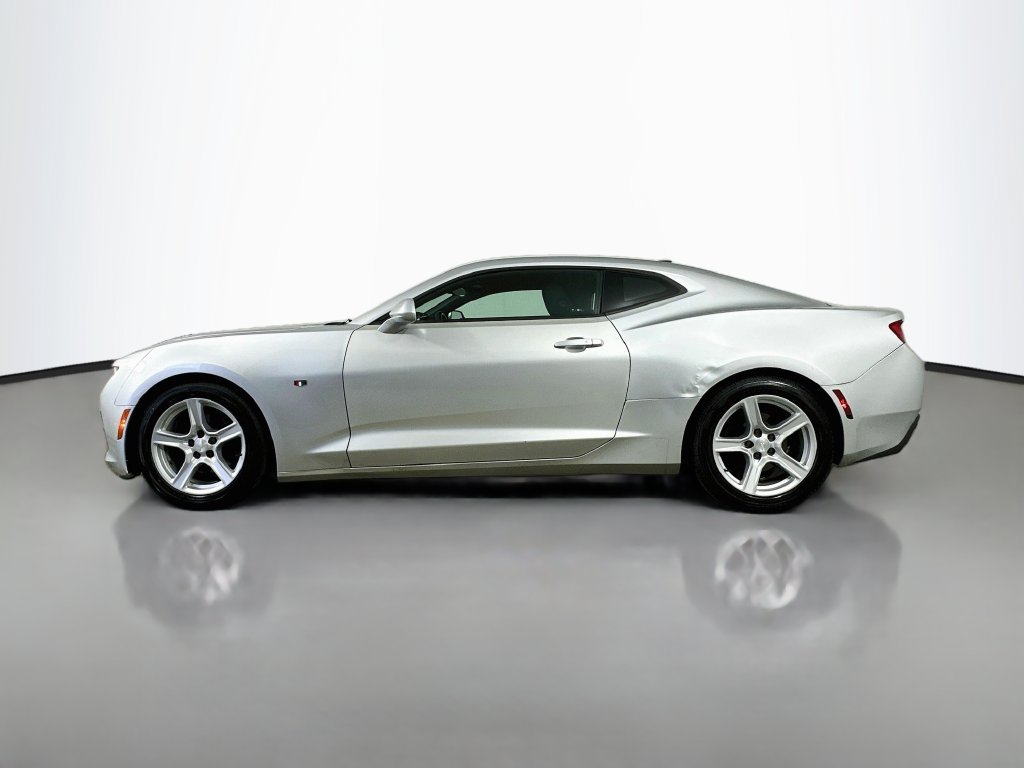 Used 2017 Chevrolet Camaro LT RWD image 4