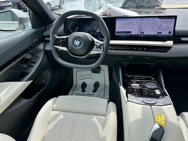 Used 2024 BMW 530i xDrive w/ Premium Package AWD/4WD image 20