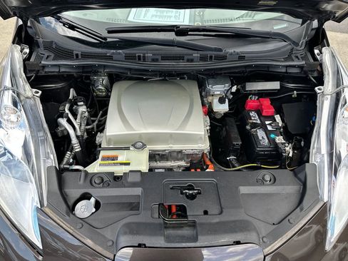 Used 2016 Nissan Leaf SV FWD image 29