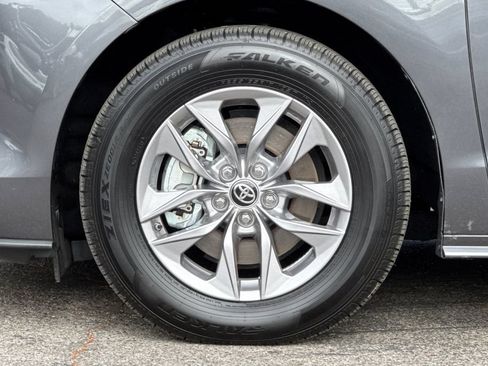 Certified 2025 Toyota Sienna XLE w/ XLE Plus Package AWD/4WD image 27