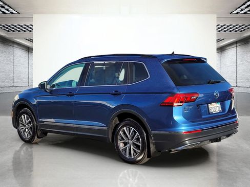 Certified 2020 Volkswagen Tiguan SE image 9
