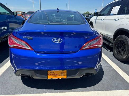 Used 2013 Hyundai Genesis 2.0T RWD image 3