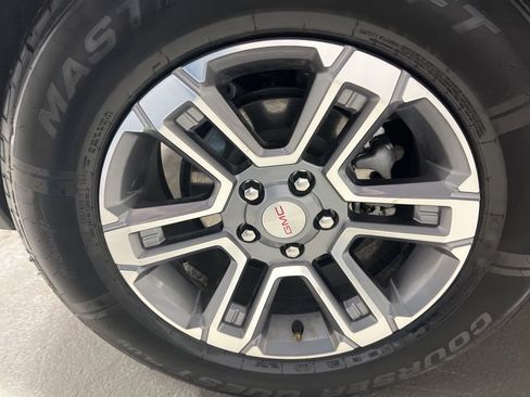 Used 2025 GMC Terrain Elevation image 40