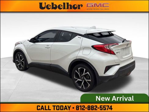 Used 2018 Toyota C-HR XLE FWD image 7
