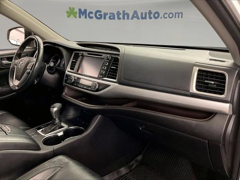 Used 2017 Toyota Highlander XLE w/ Protection Package #3 AWD/4WD image 22